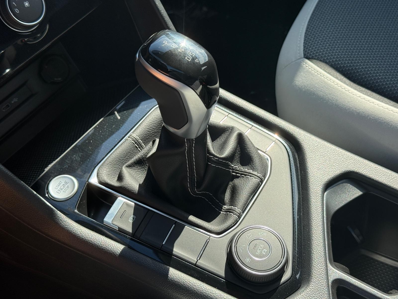 Volkswagen Taos Vehicle Image 13