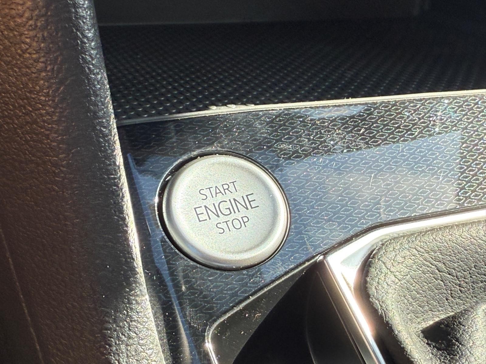 Volkswagen Taos Vehicle Image 14