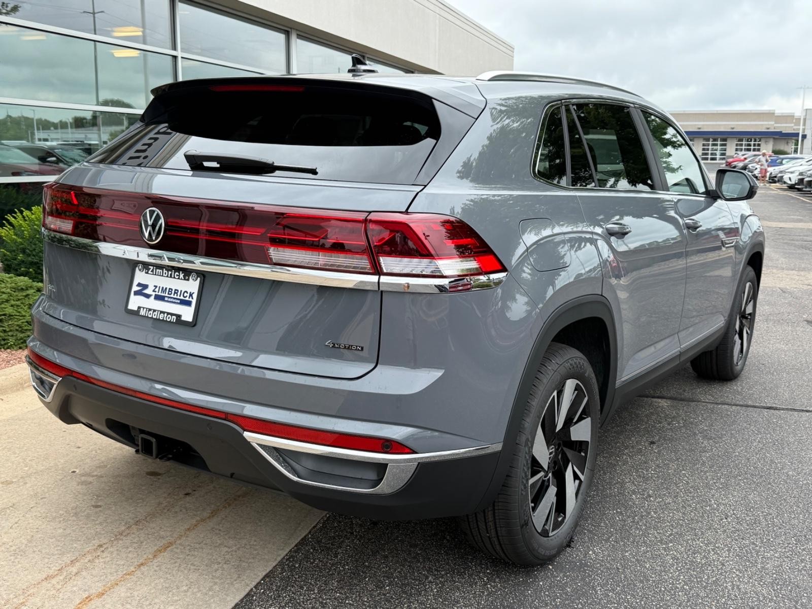 Volkswagen Atlas Cross Sport Vehicle Image 03