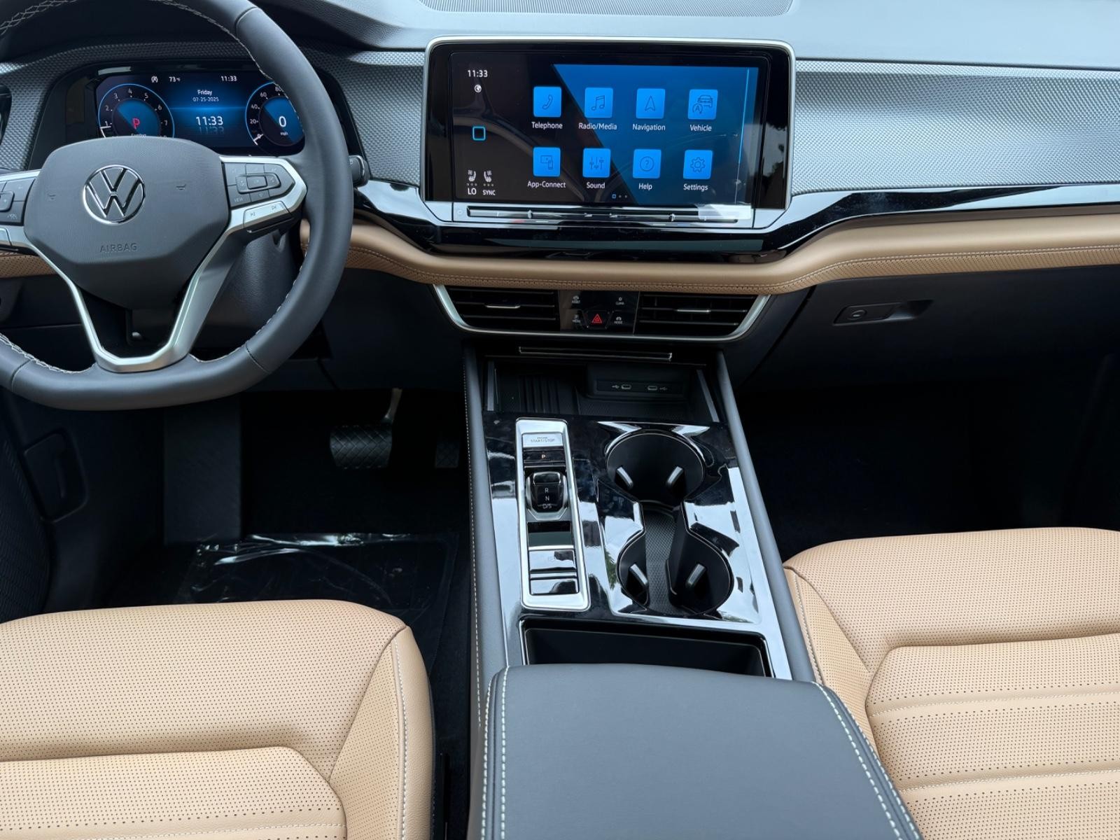 Volkswagen Atlas Cross Sport Vehicle Image 06
