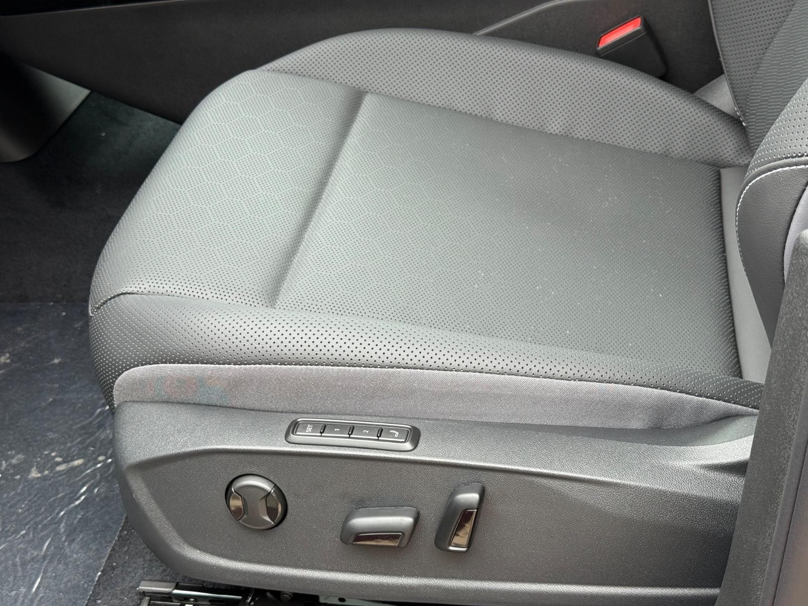 Volkswagen ID.4 Vehicle Image 16