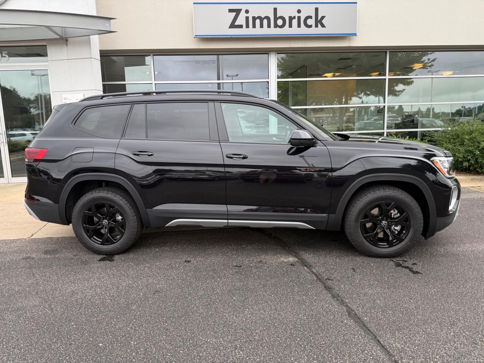 Volkswagen Atlas Vehicle Image 02