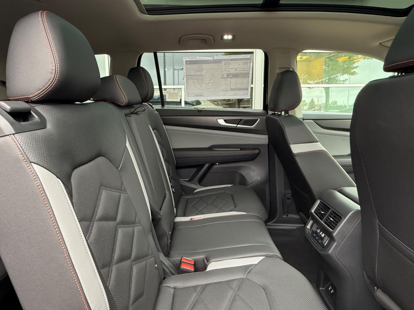 Volkswagen Atlas Vehicle Image 06