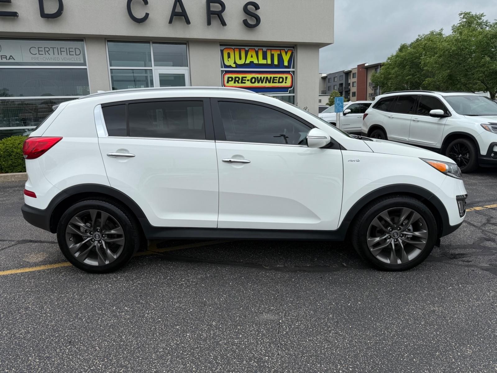 Kia Sportage Vehicle Image 02