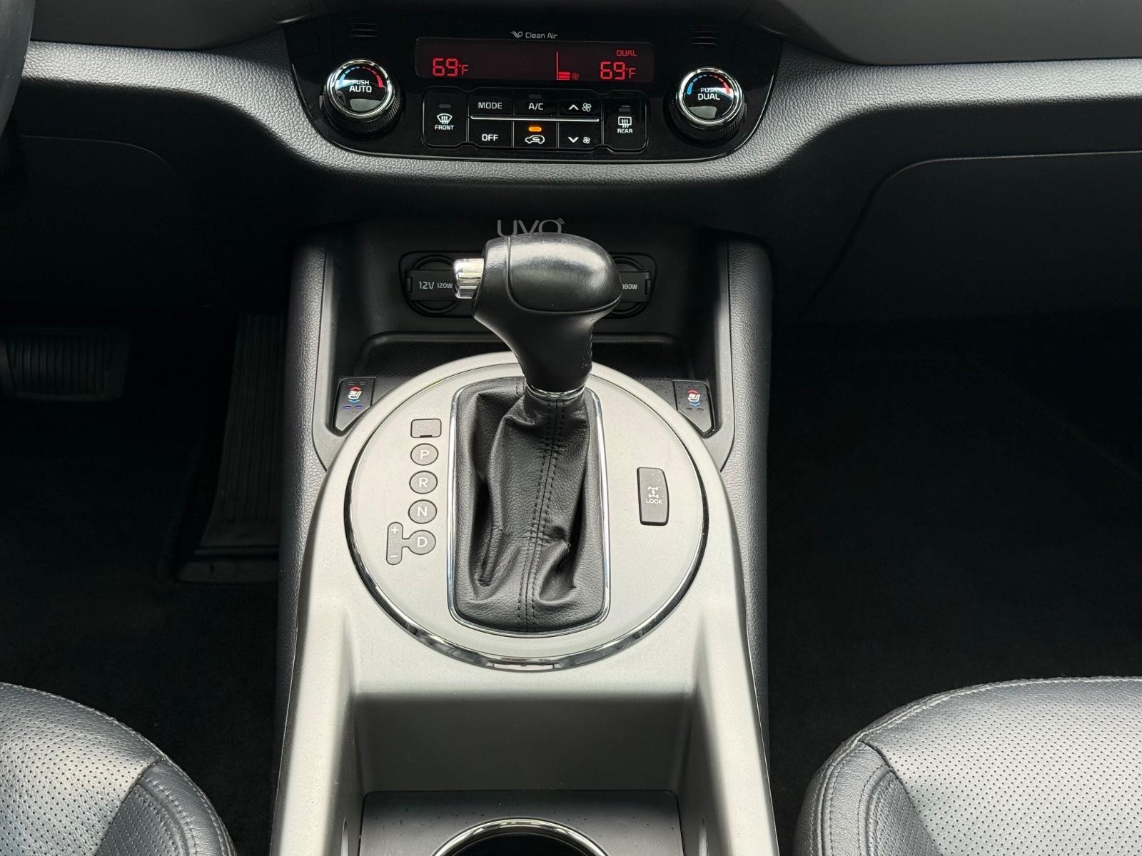Kia Sportage Vehicle Image 13