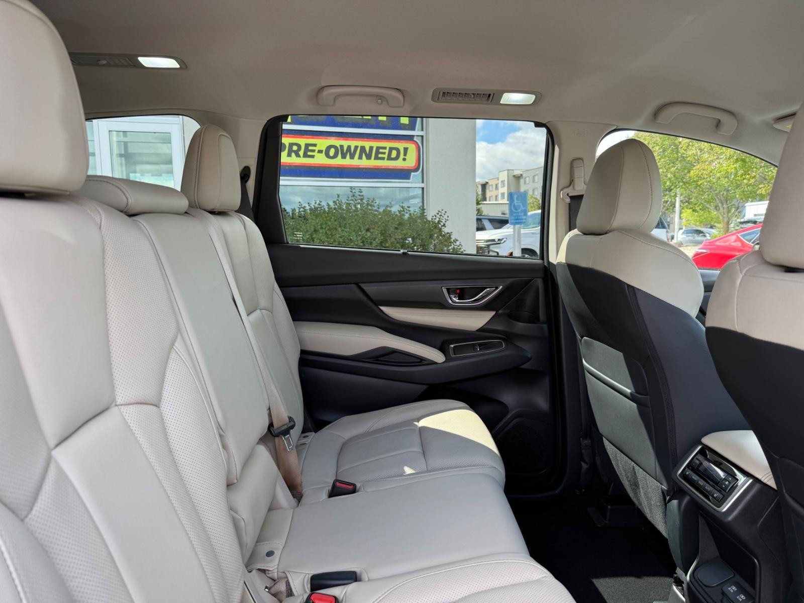 Subaru Ascent Vehicle Image 10
