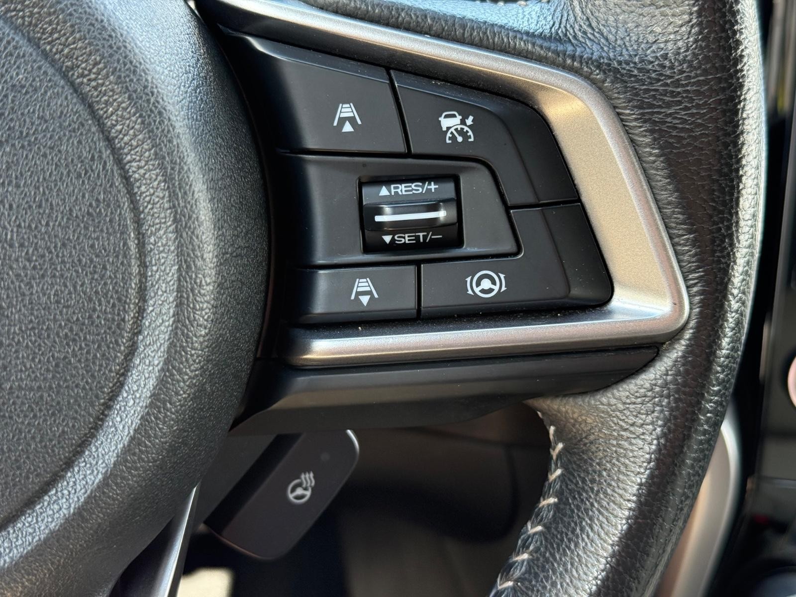 Subaru Ascent Vehicle Image 17