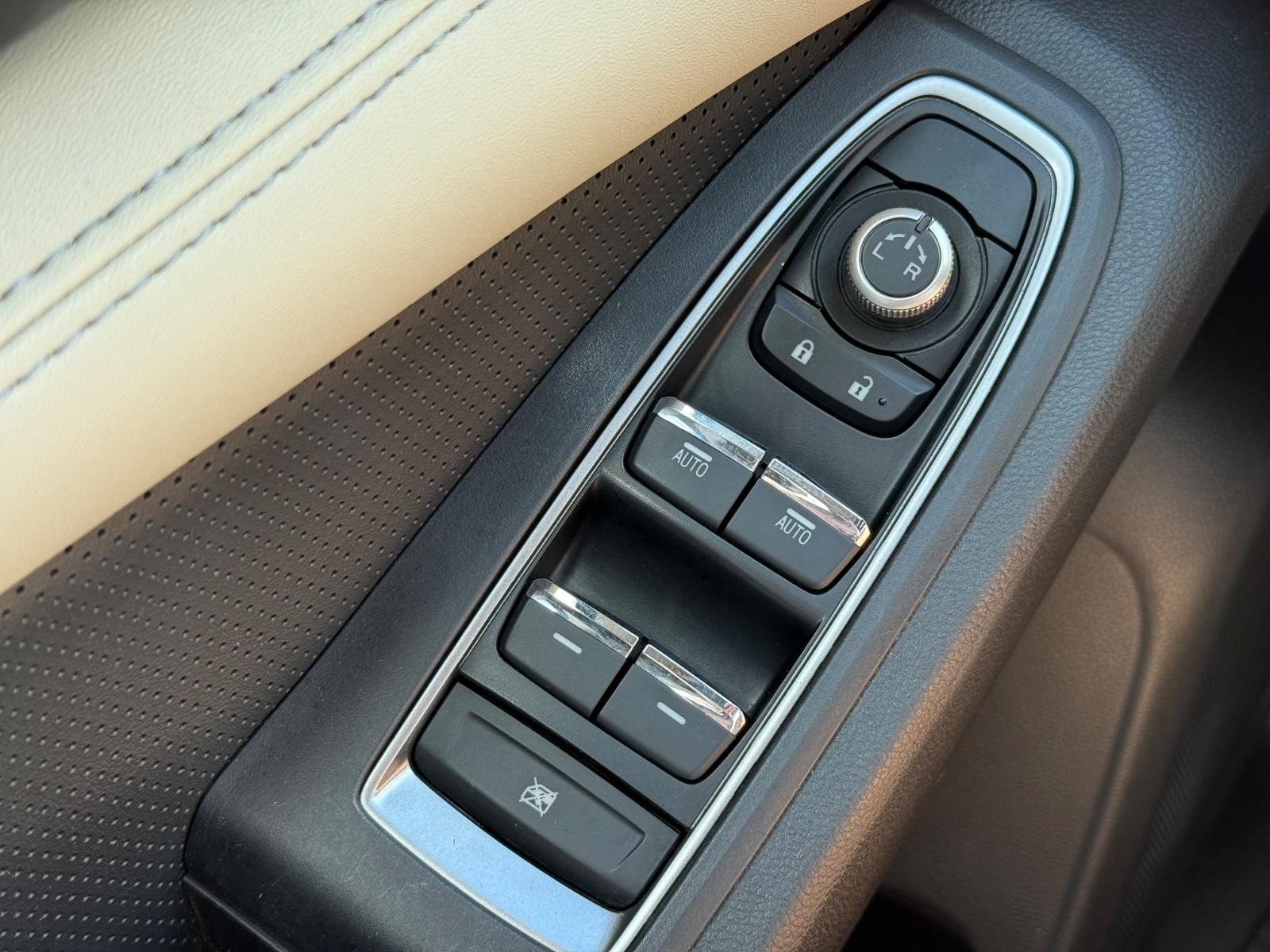 Subaru Ascent Vehicle Image 21