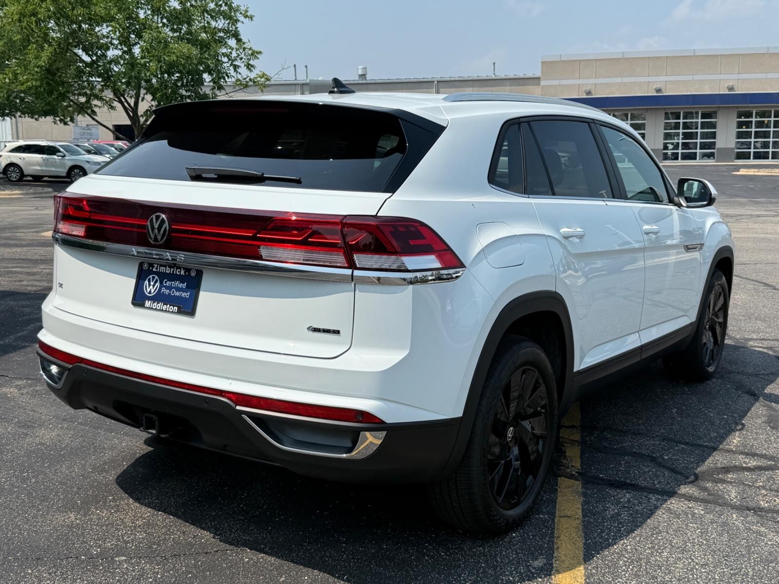 Volkswagen Atlas Cross Sport Vehicle Image 03