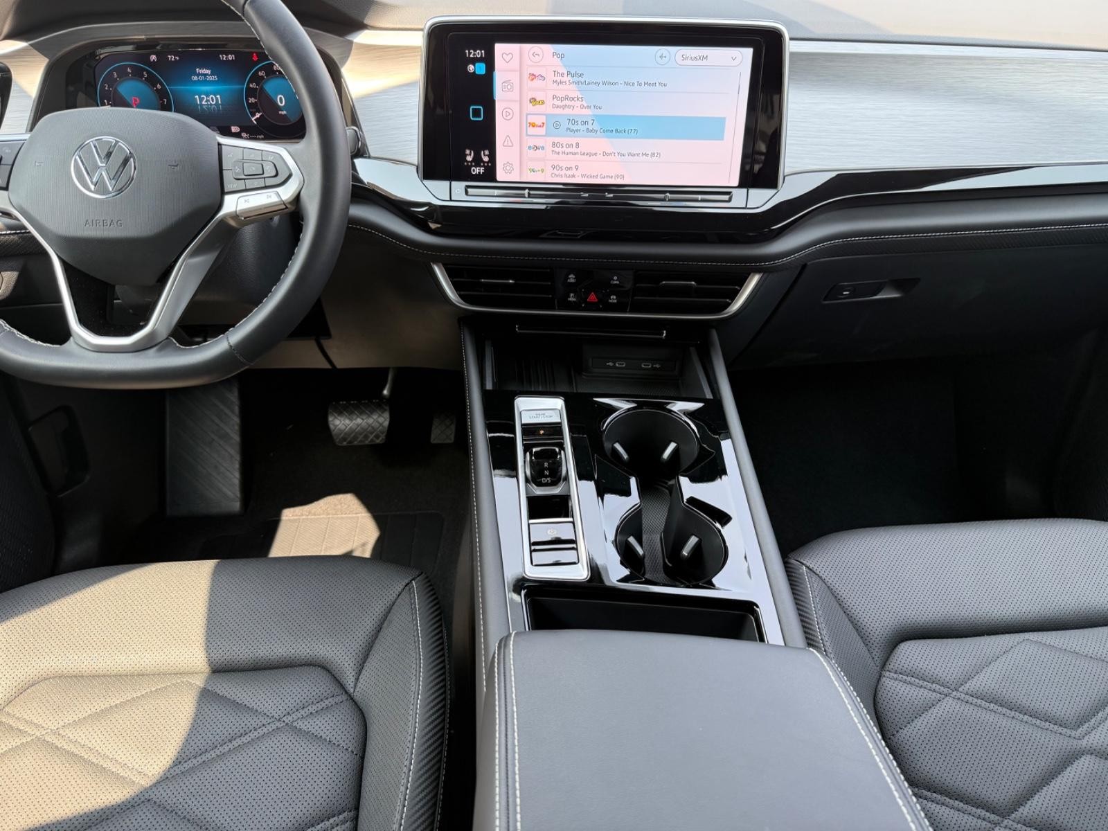 Volkswagen Atlas Cross Sport Vehicle Image 11