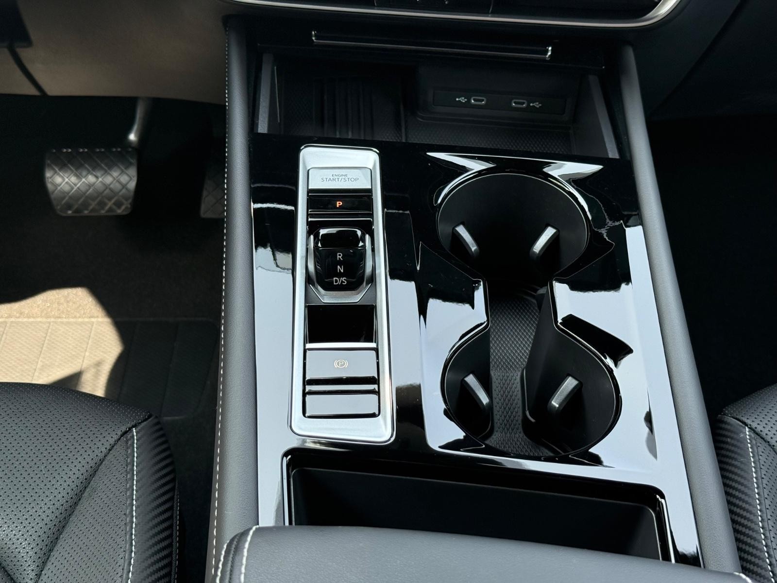Volkswagen Atlas Cross Sport Vehicle Image 13