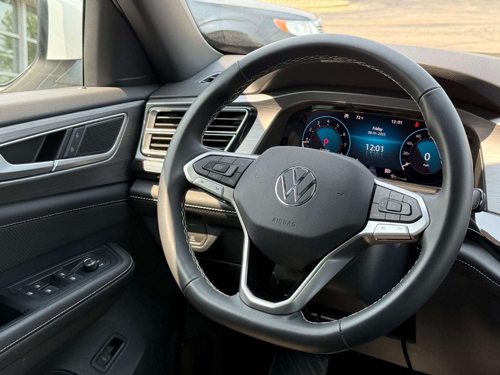 Volkswagen Atlas Cross Sport Vehicle Image 14