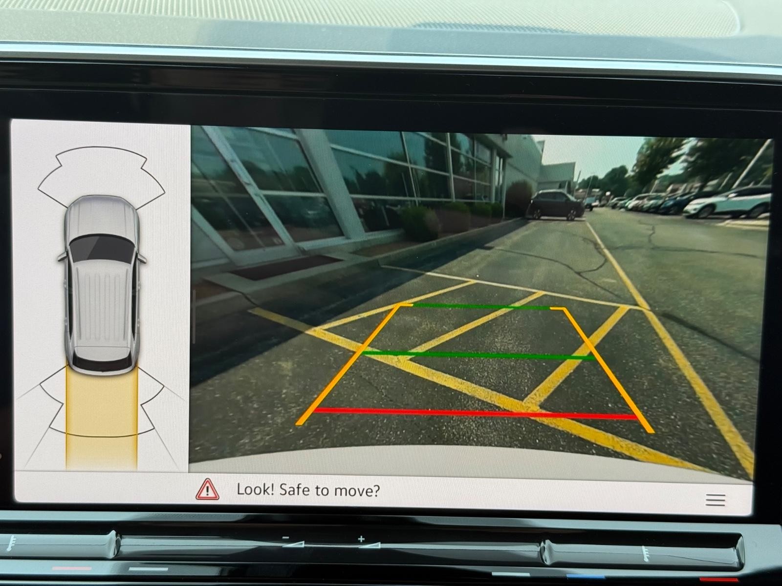 Volkswagen Atlas Cross Sport Vehicle Image 18