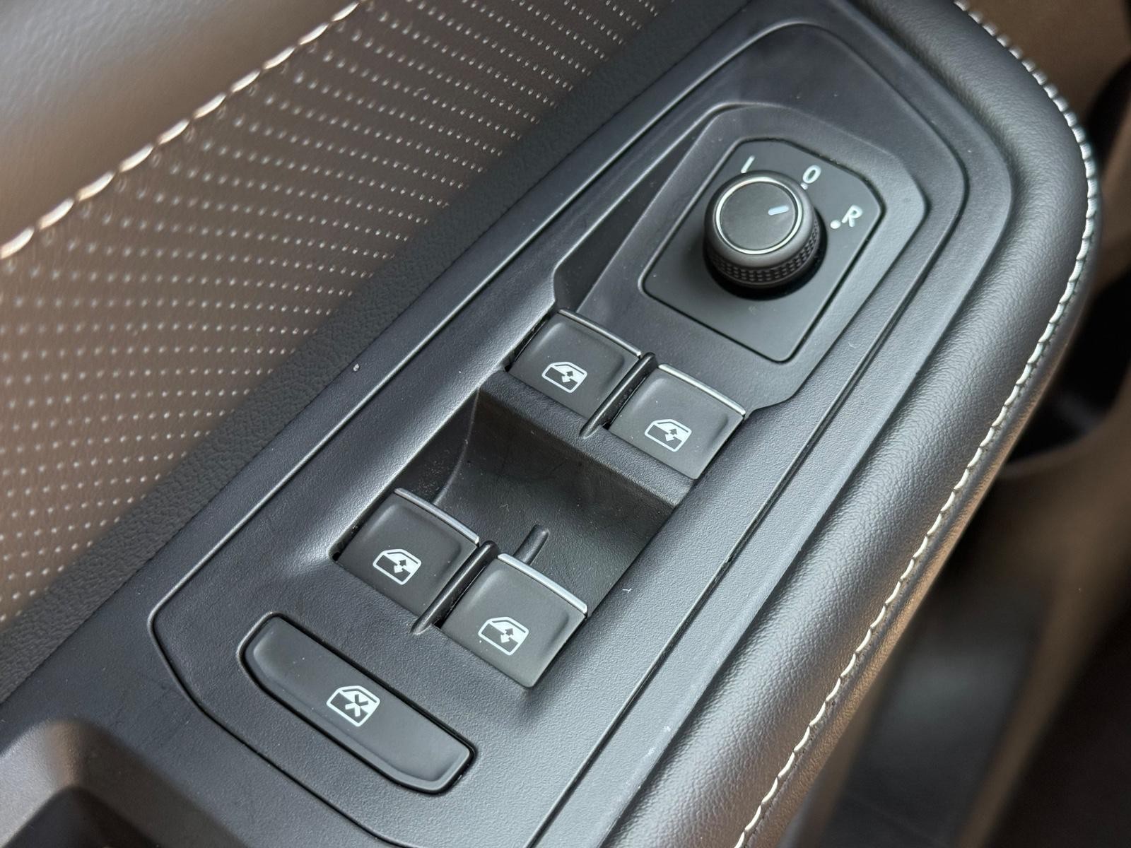 Volkswagen Atlas Cross Sport Vehicle Image 20