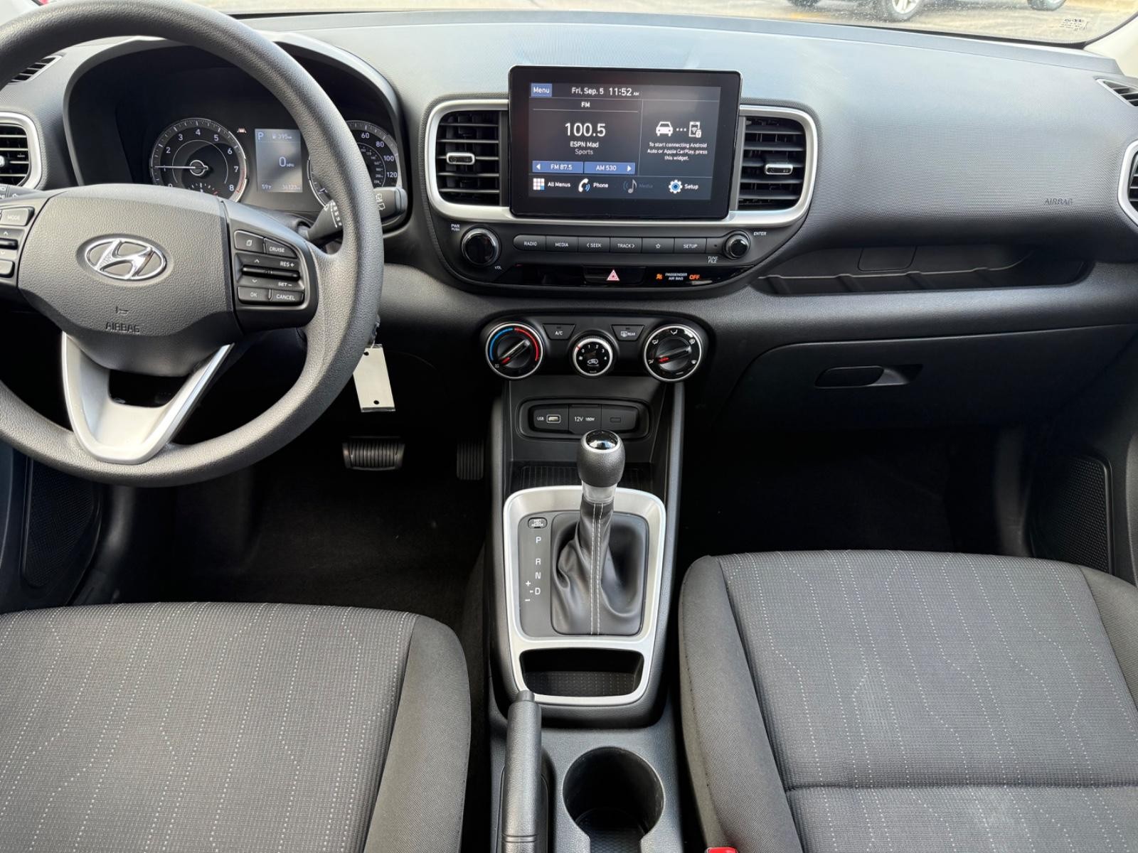 Hyundai Venue Vehicle Image 11