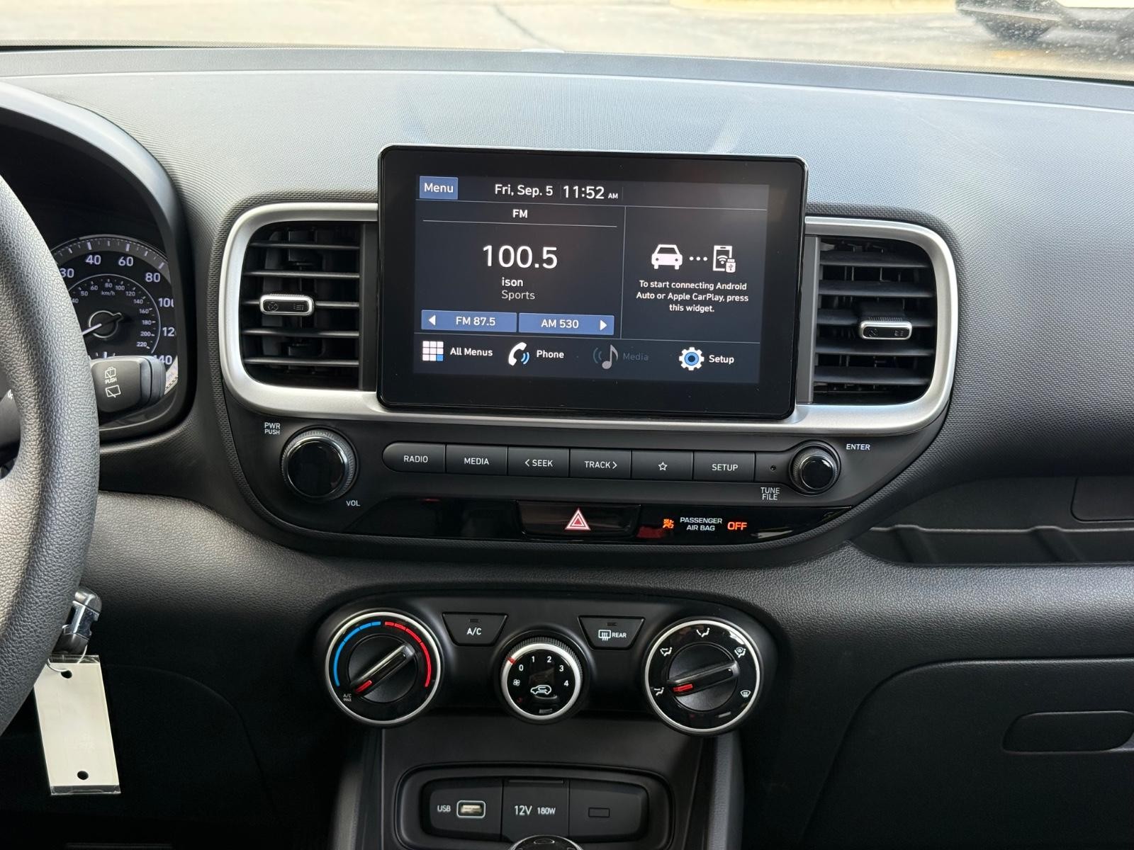 Hyundai Venue Vehicle Image 12