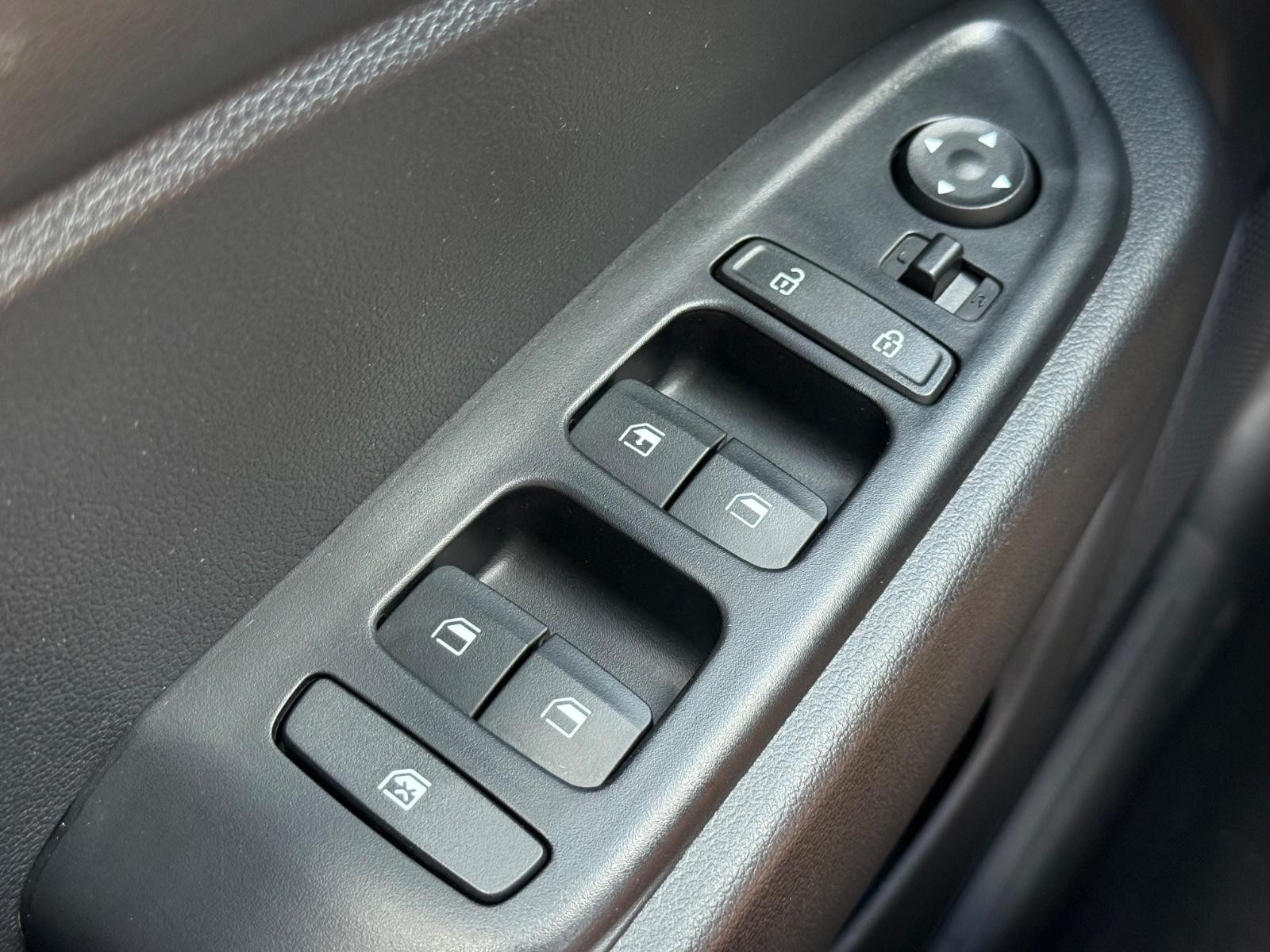 Hyundai Venue Vehicle Image 20