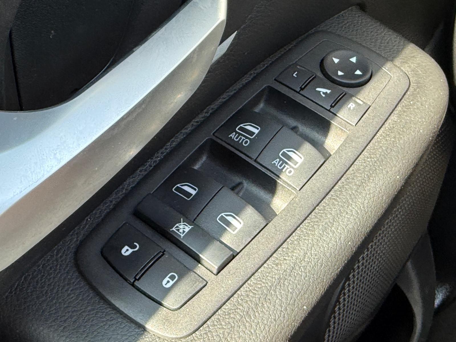 Ram 1500 Vehicle Image 21