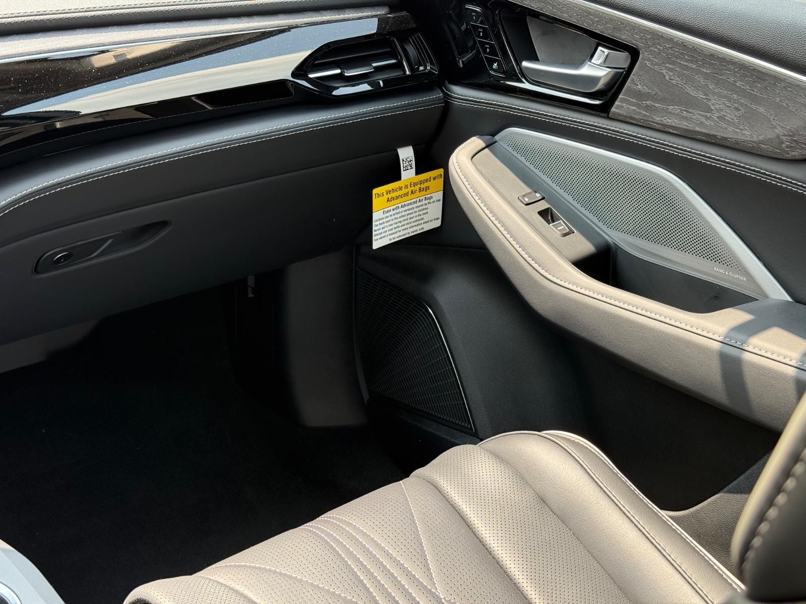 Acura MDX Vehicle Image 10