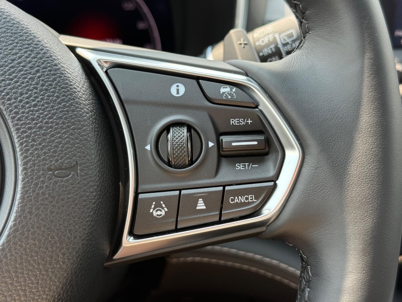 Acura MDX Vehicle Image 13