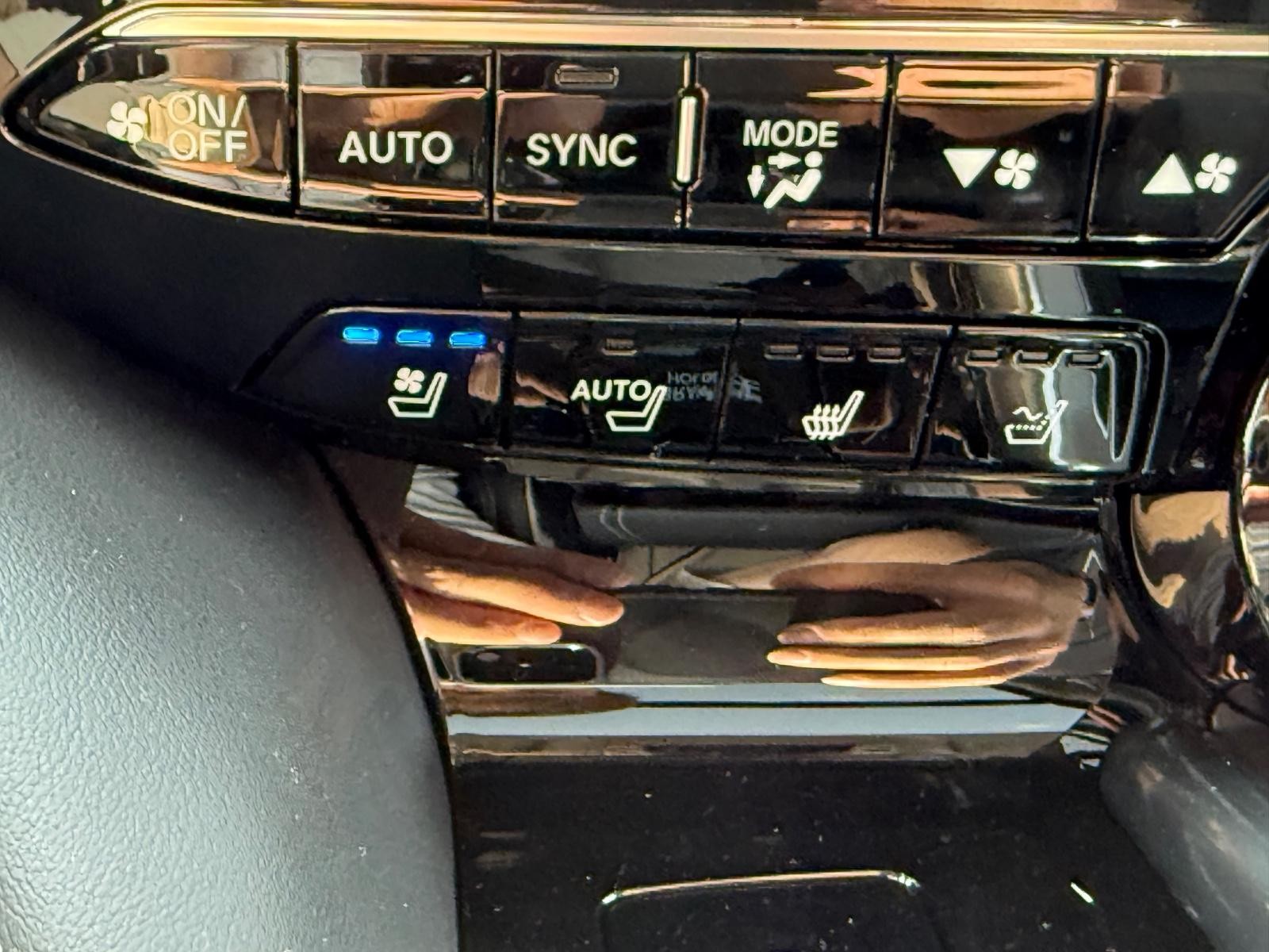 Acura MDX Vehicle Image 15