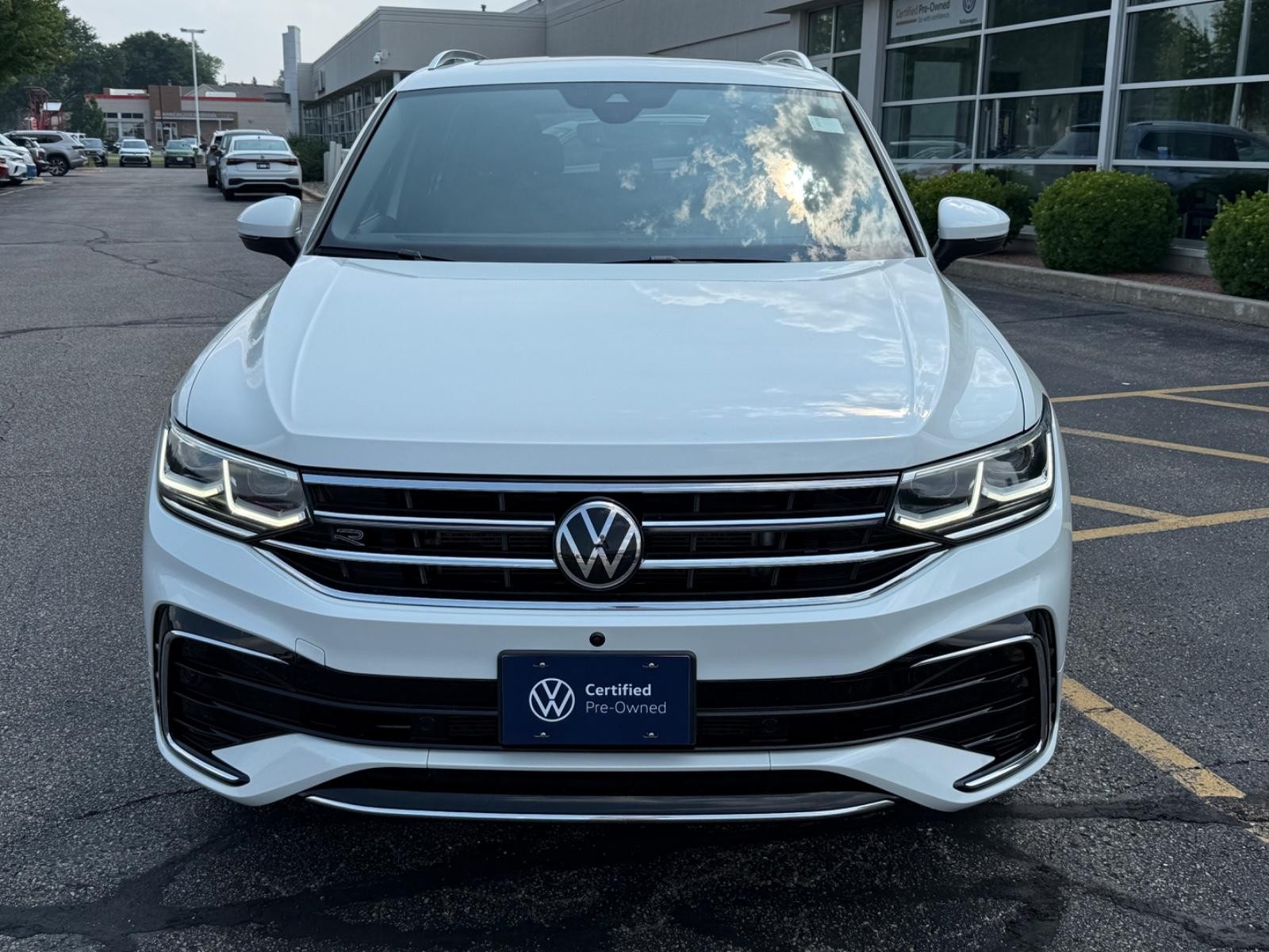 Volkswagen Tiguan Vehicle Image 09