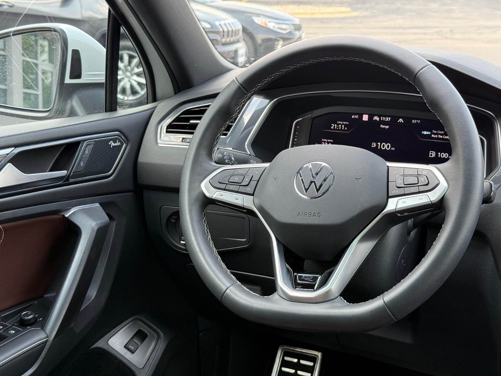 Volkswagen Tiguan Vehicle Image 14