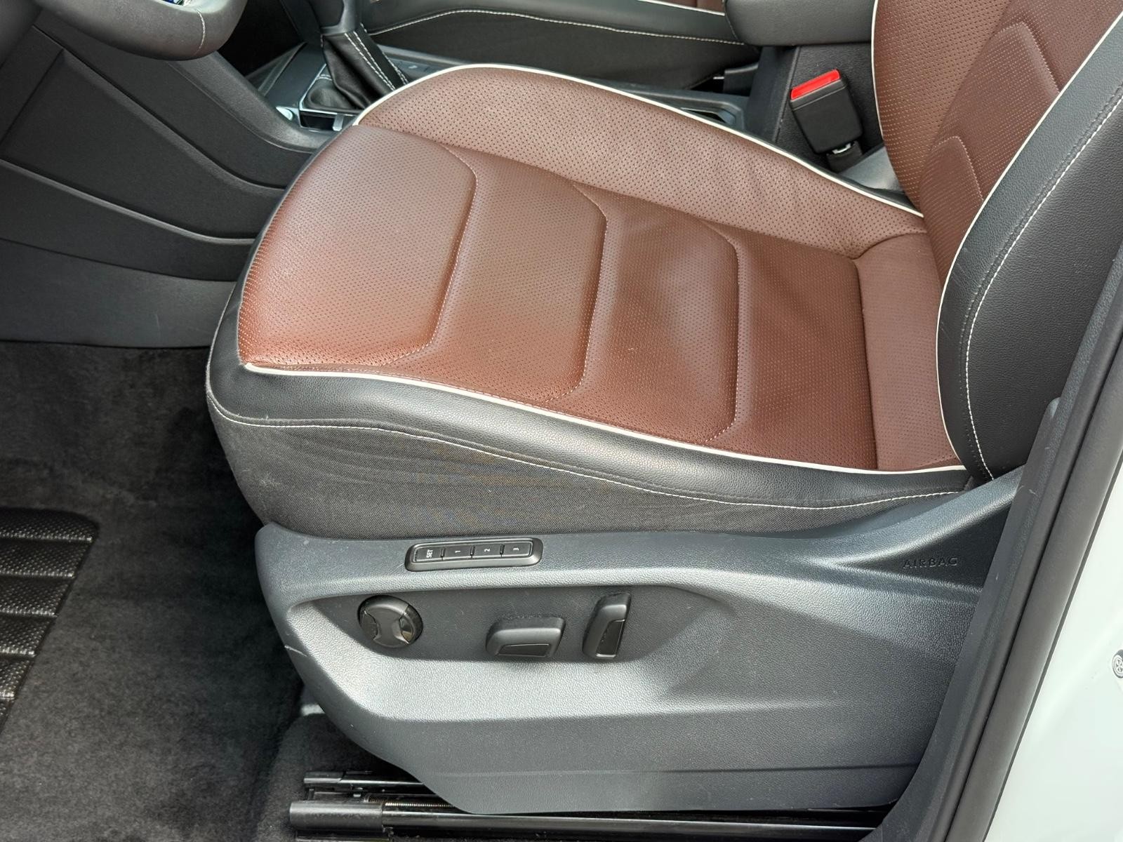 Volkswagen Tiguan Vehicle Image 22