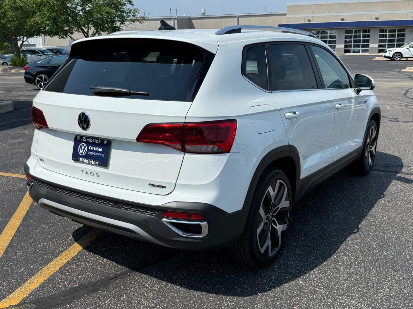 Volkswagen Taos Vehicle Image 03
