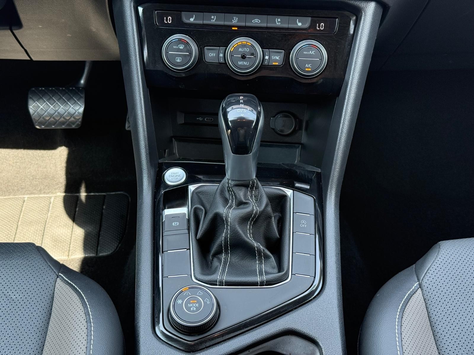 Volkswagen Taos Vehicle Image 13