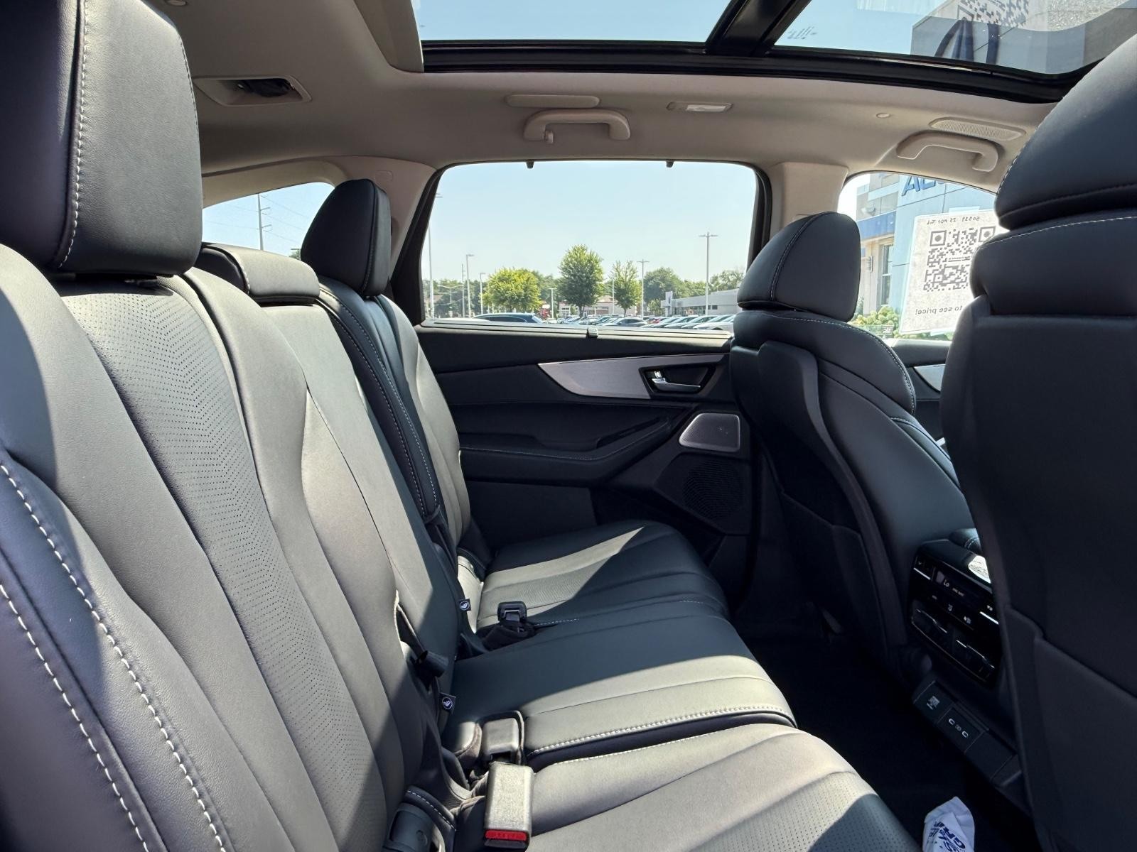 Acura MDX Vehicle Image 10