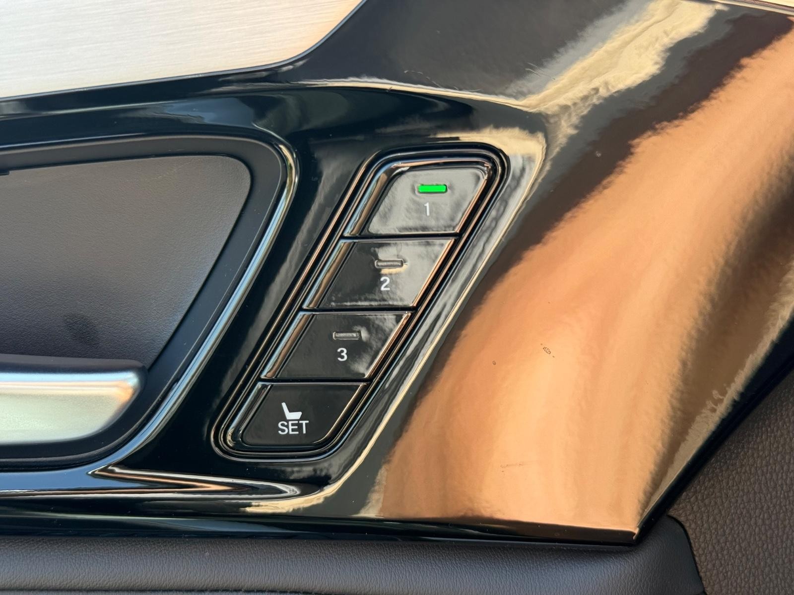 Acura MDX Vehicle Image 16