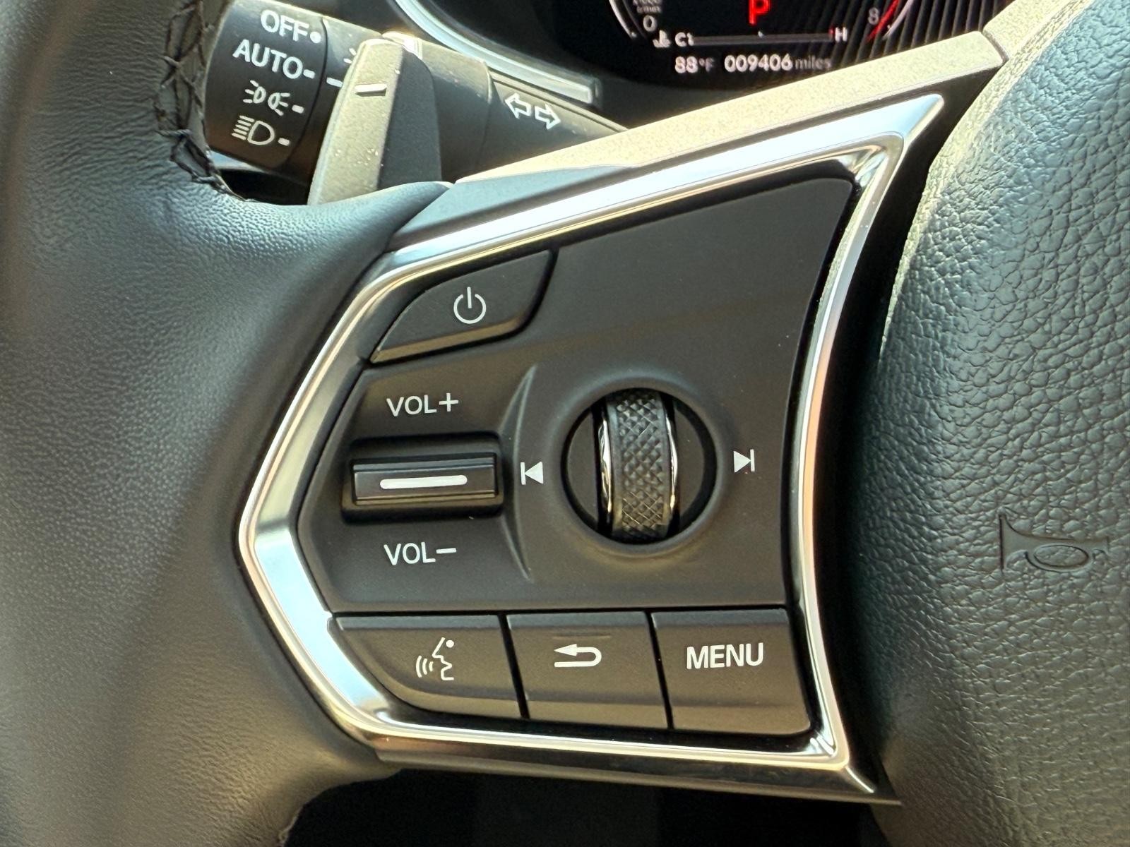 Acura MDX Vehicle Image 17