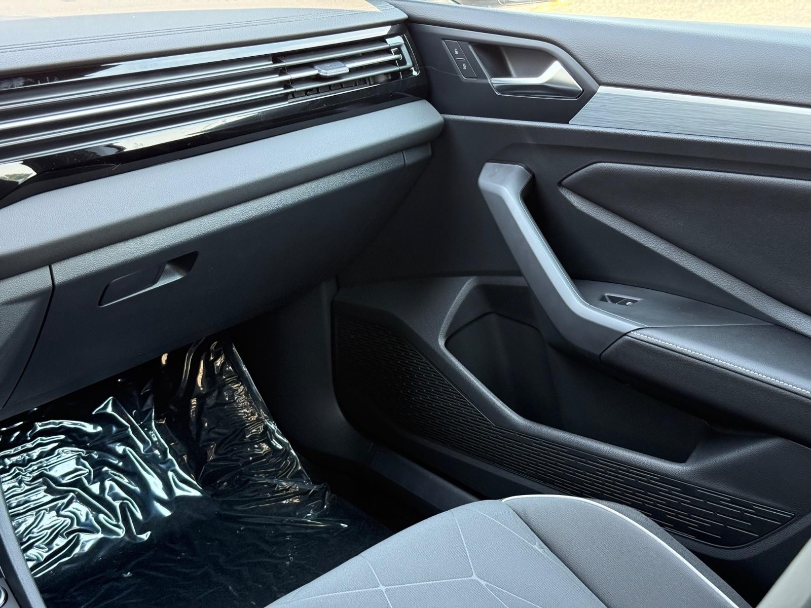 Volkswagen Jetta Vehicle Image 10