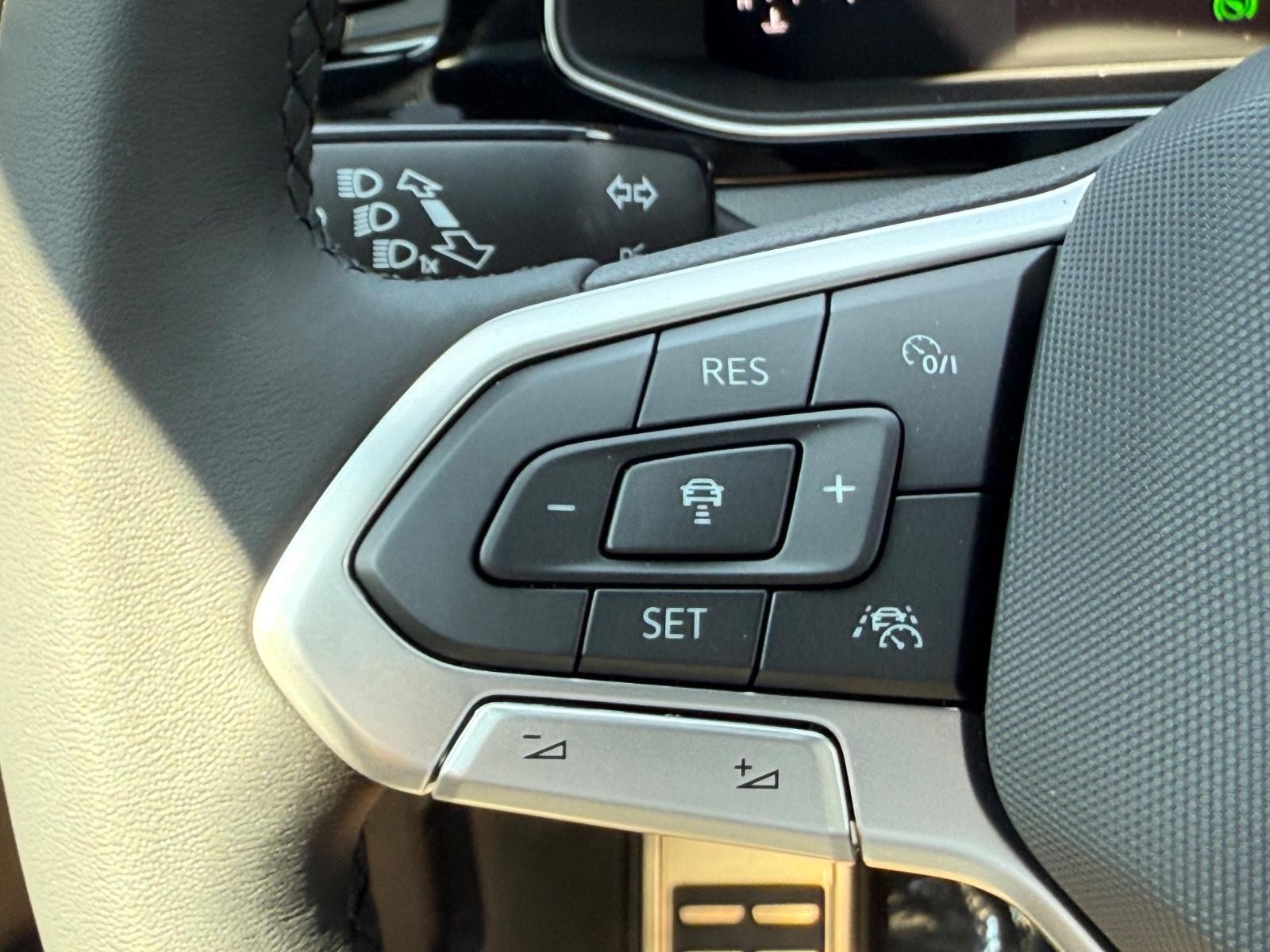 Volkswagen Jetta Vehicle Image 11
