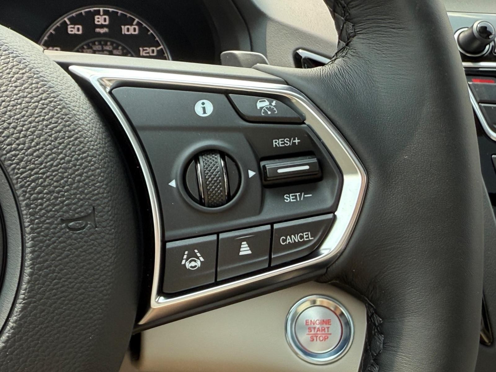 Acura RDX Vehicle Image 13
