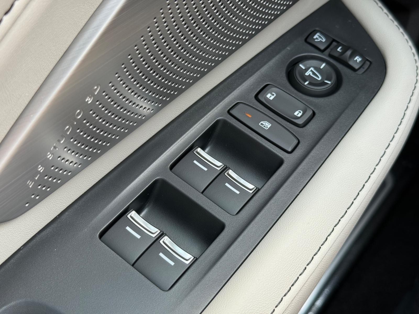 Acura RDX Vehicle Image 16