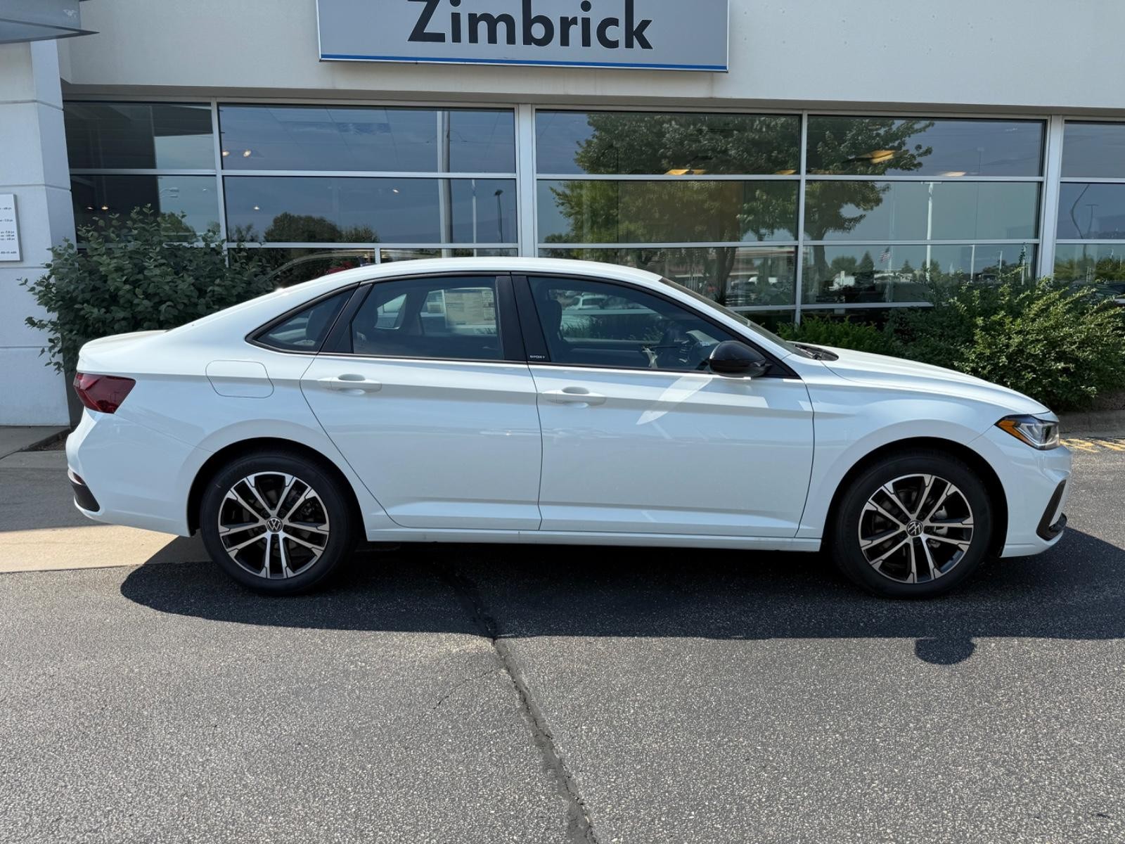 Volkswagen Jetta Vehicle Image 02