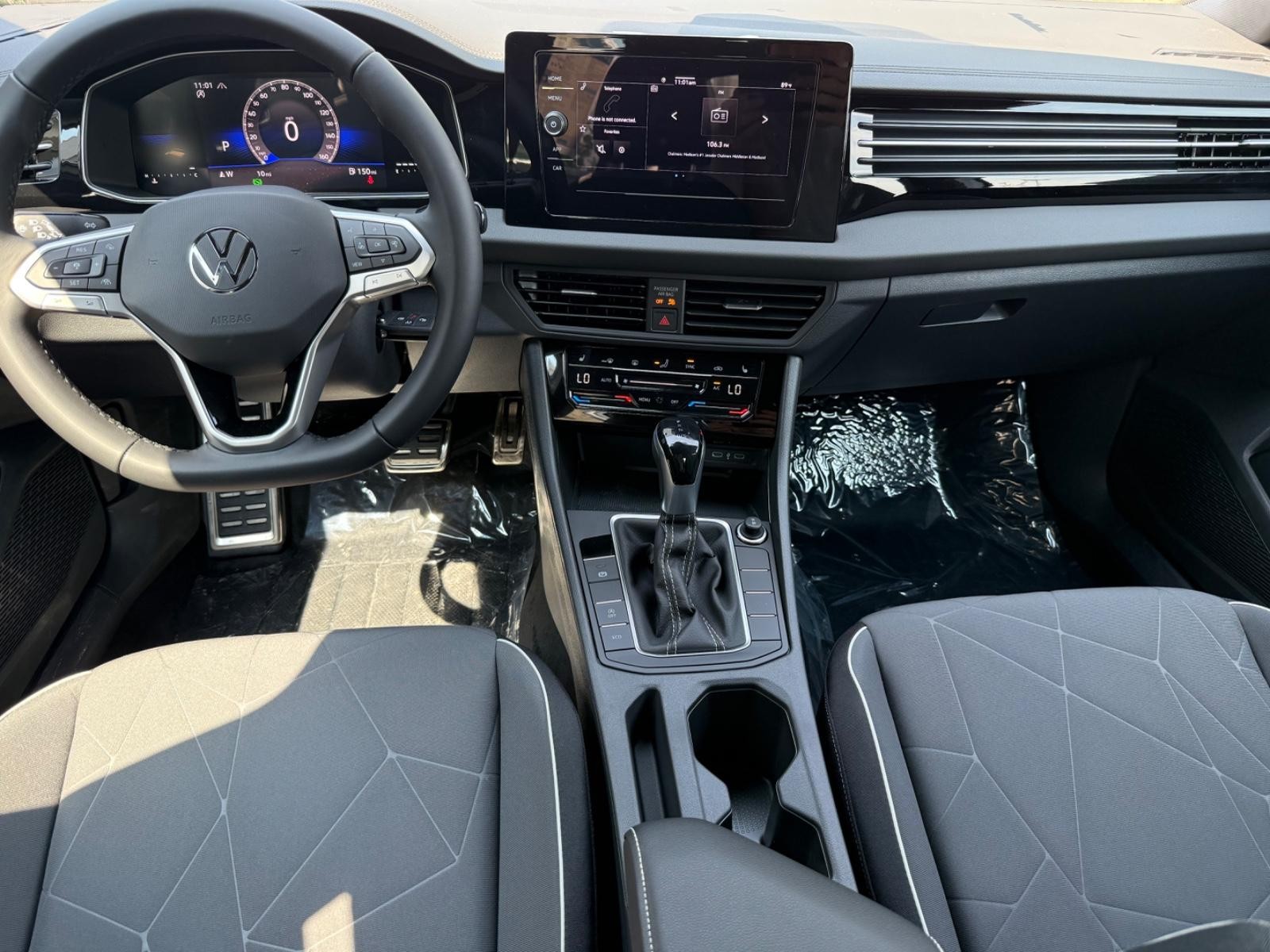 Volkswagen Jetta Vehicle Image 06