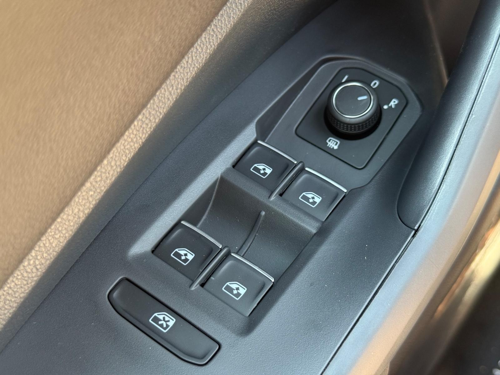 Volkswagen Jetta Vehicle Image 15