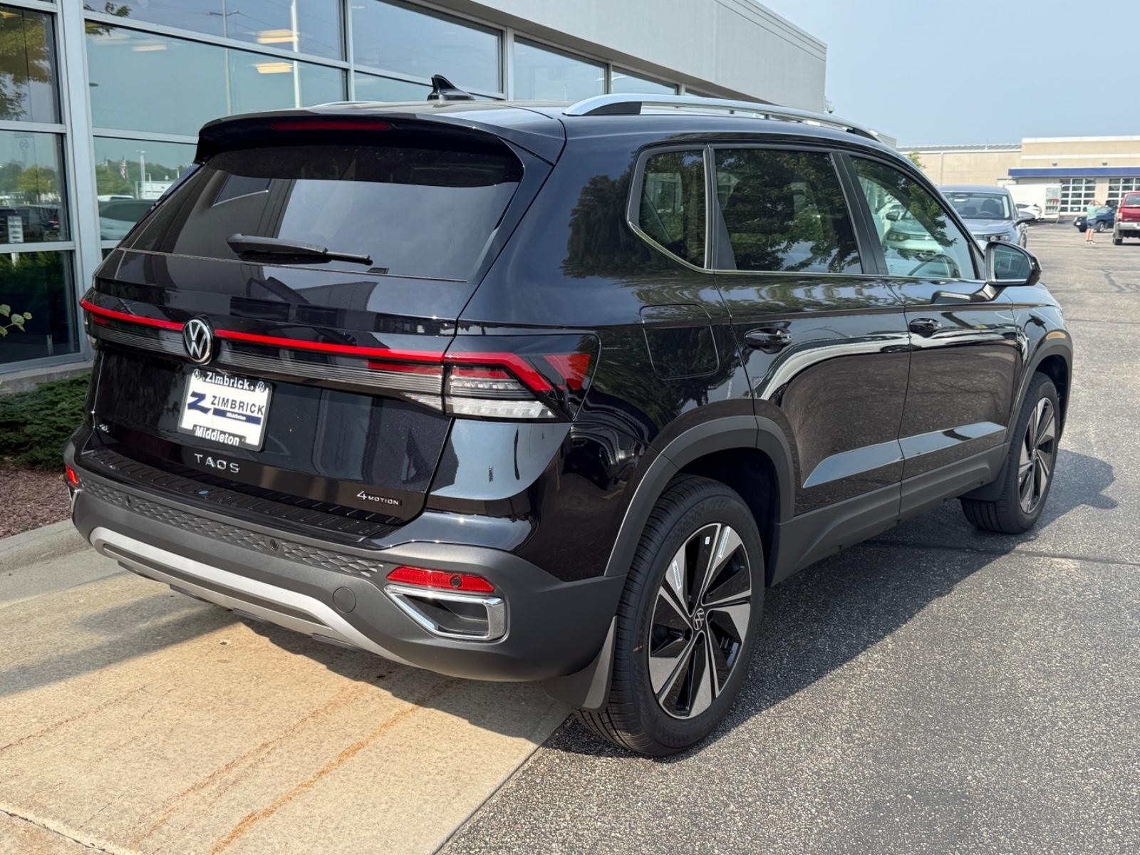 Volkswagen Taos Vehicle Image 03
