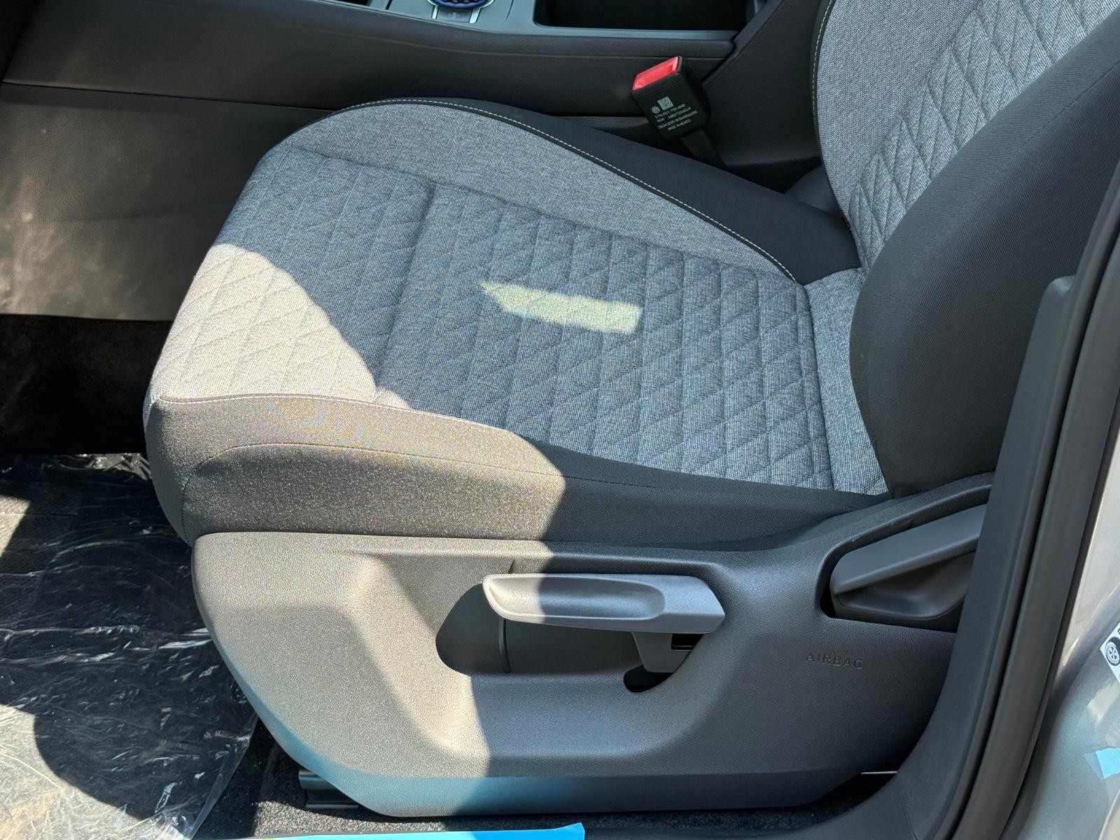 Volkswagen Tiguan Vehicle Image 17