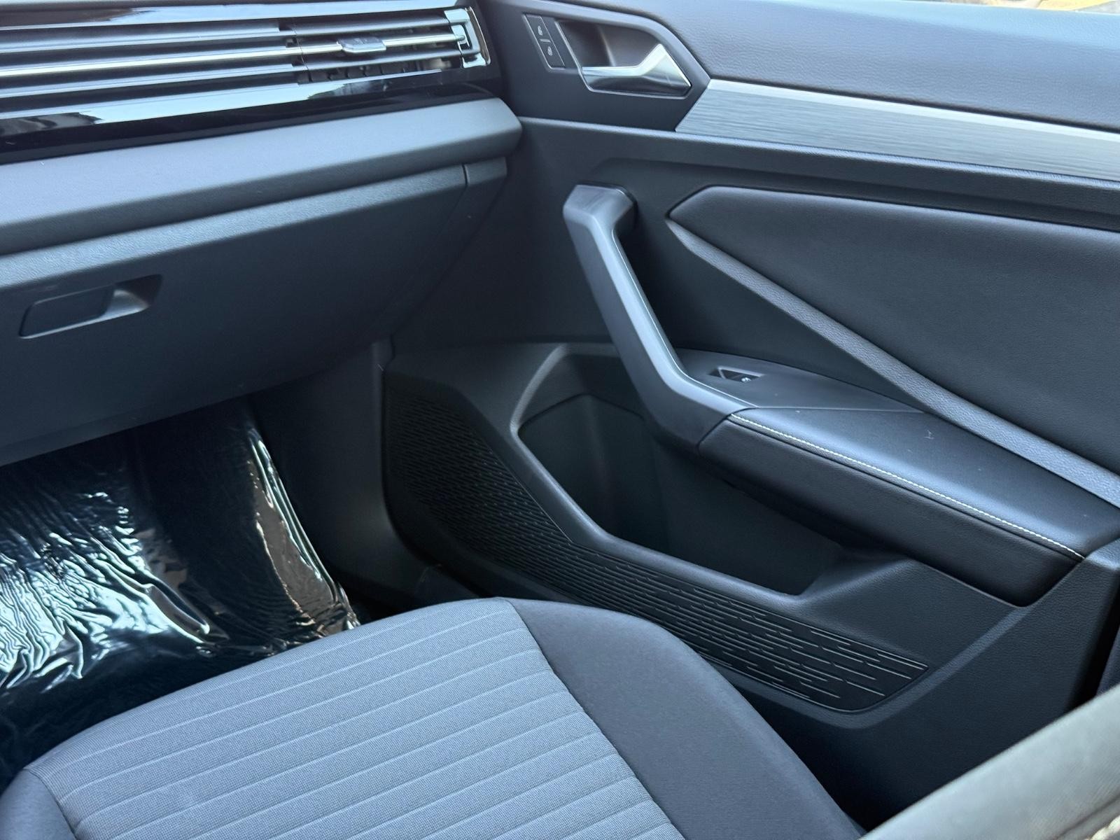Volkswagen Jetta Vehicle Image 10