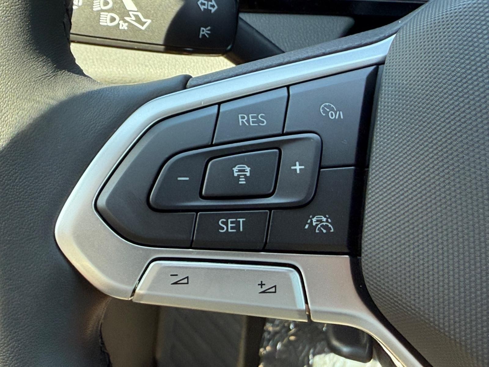 Volkswagen Jetta Vehicle Image 11