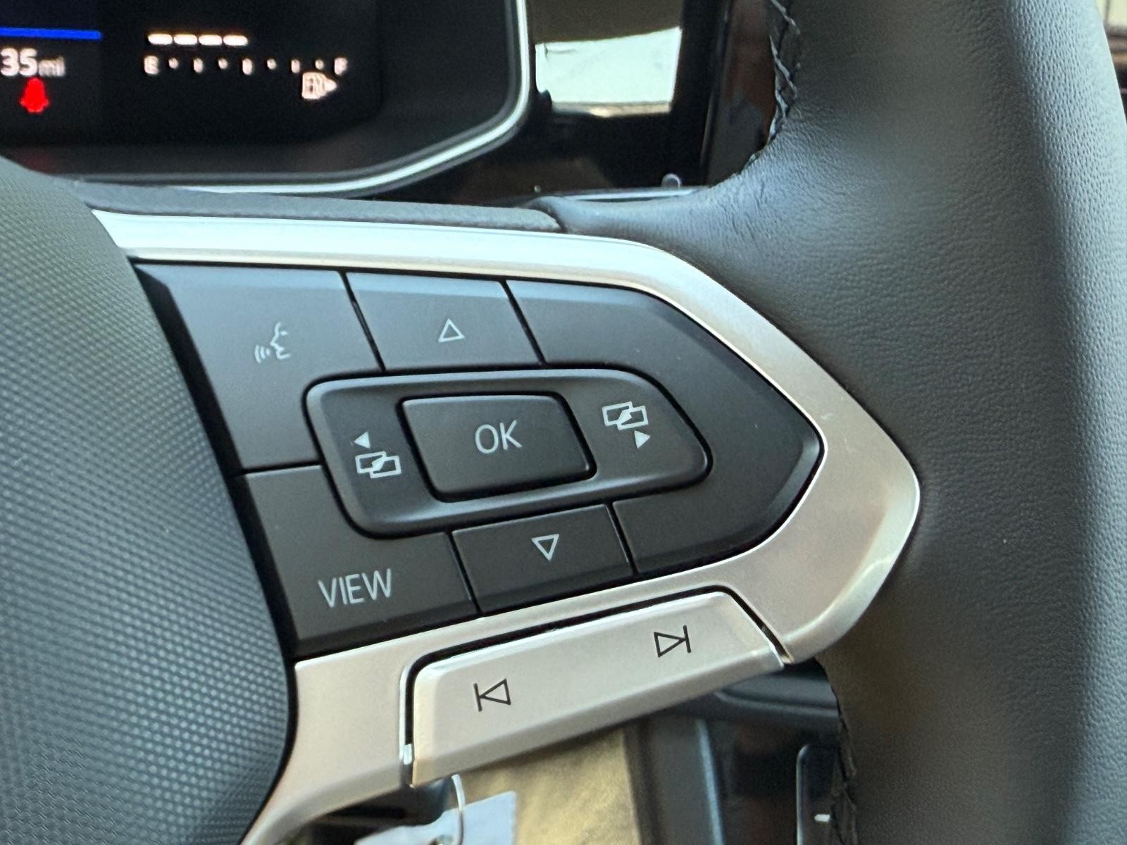 Volkswagen Jetta Vehicle Image 12