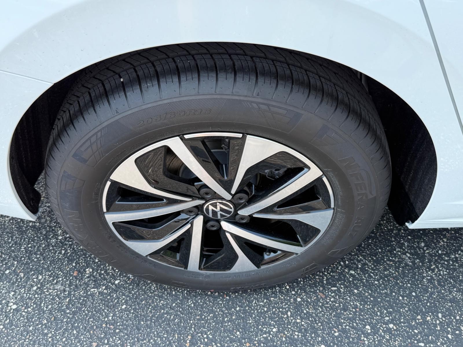 Volkswagen Jetta Vehicle Image 04