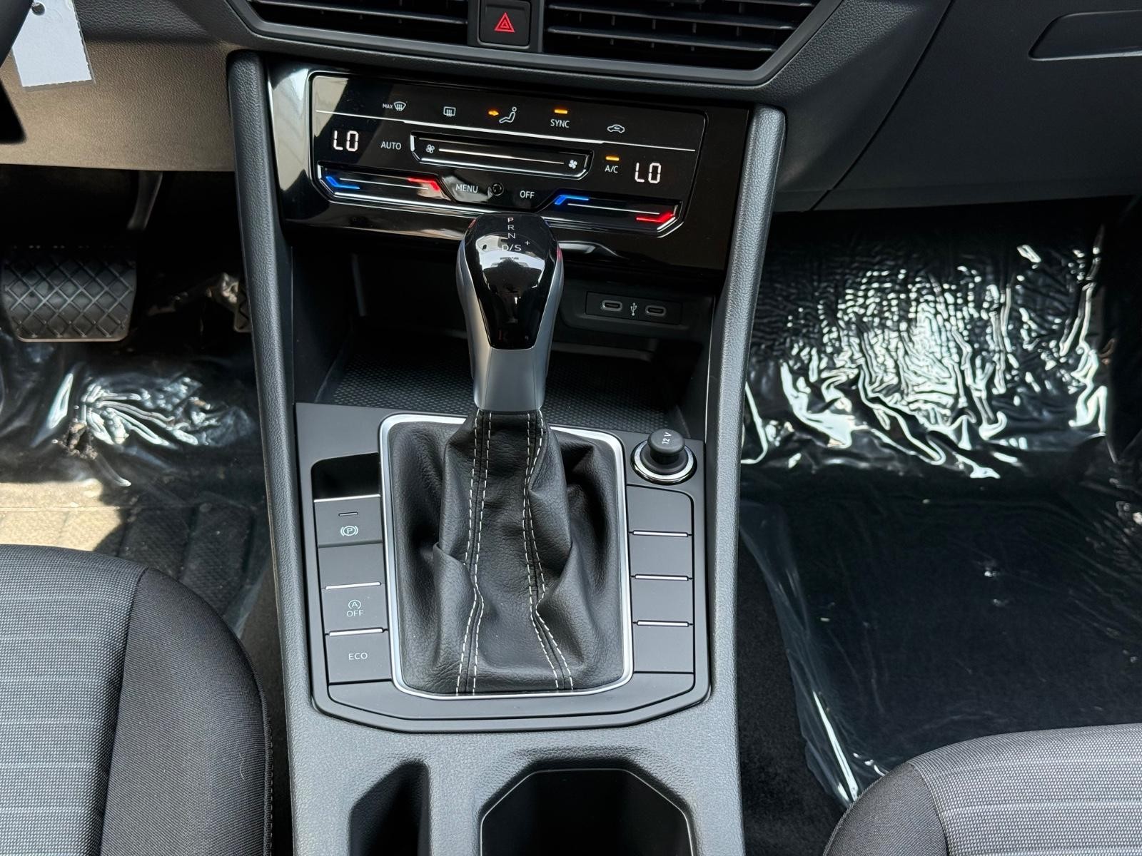 Volkswagen Jetta Vehicle Image 08