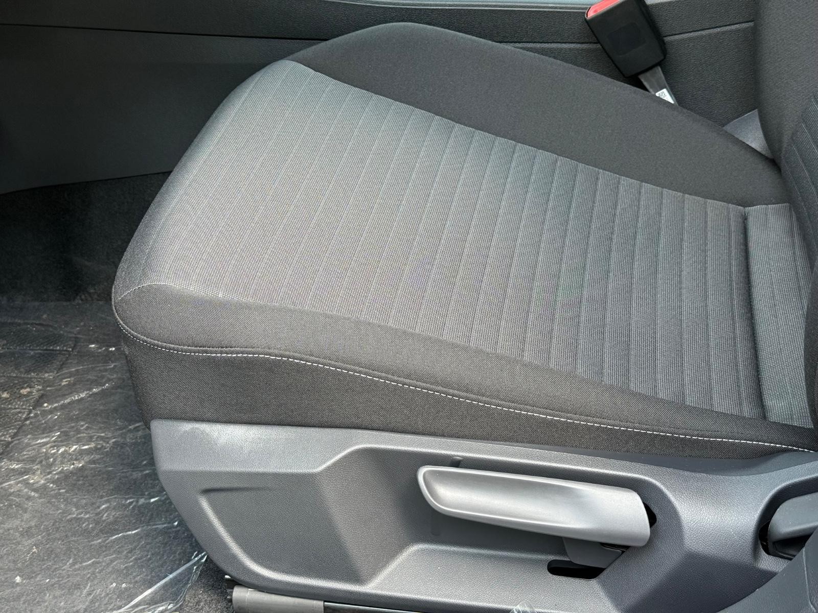 Volkswagen Jetta Vehicle Image 15