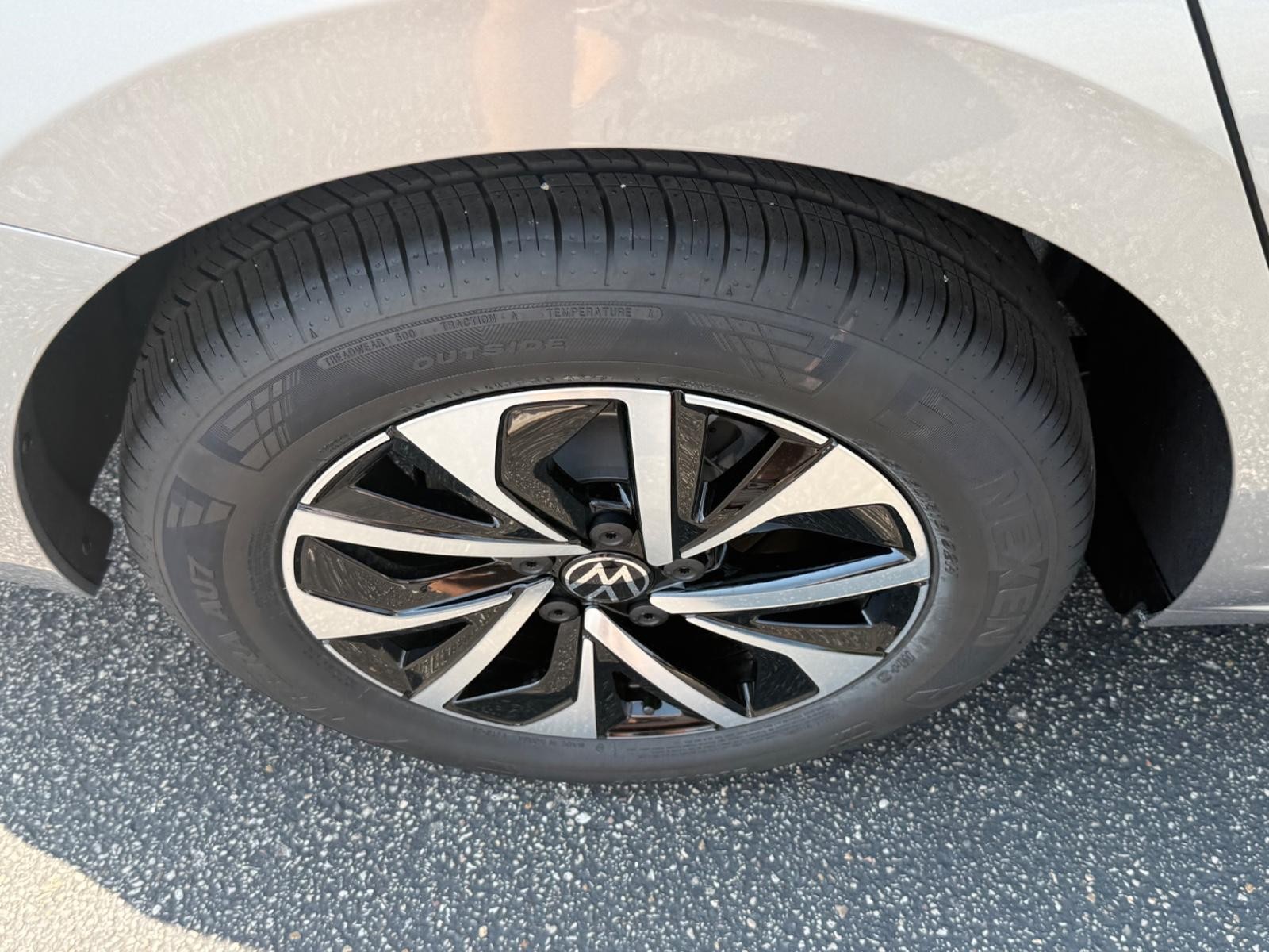 Volkswagen Jetta Vehicle Image 04