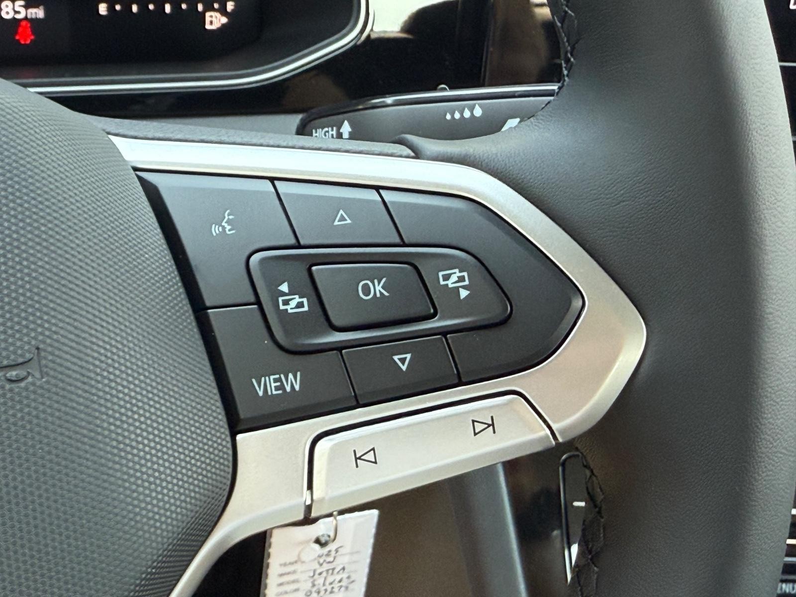 Volkswagen Jetta Vehicle Image 12